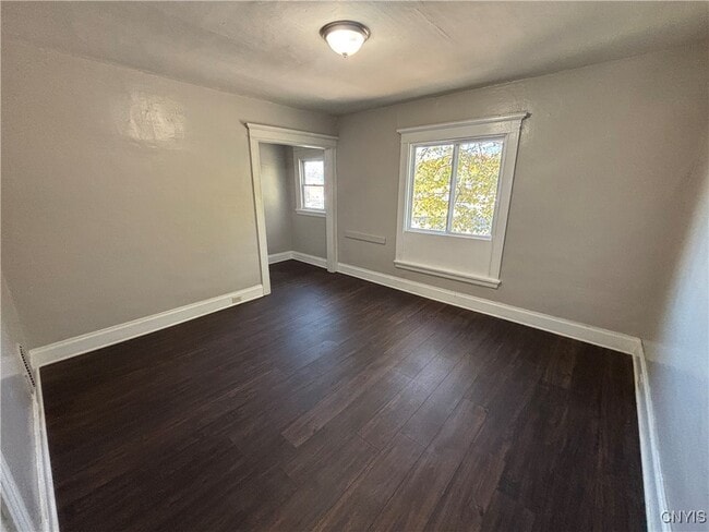 Building Photo - 1070 S Geddes St