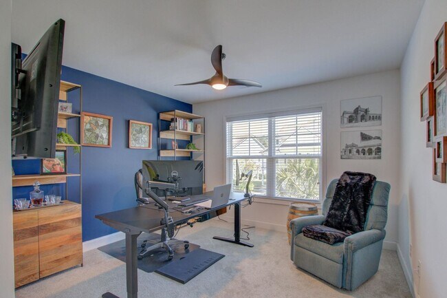 Building Photo - 4 Bedroom 2.5 Bath Townhome in Oyster Point - Mount Pleasant
