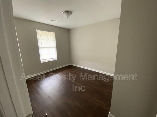 Building Photo - 2022 Bluebonnet Drive