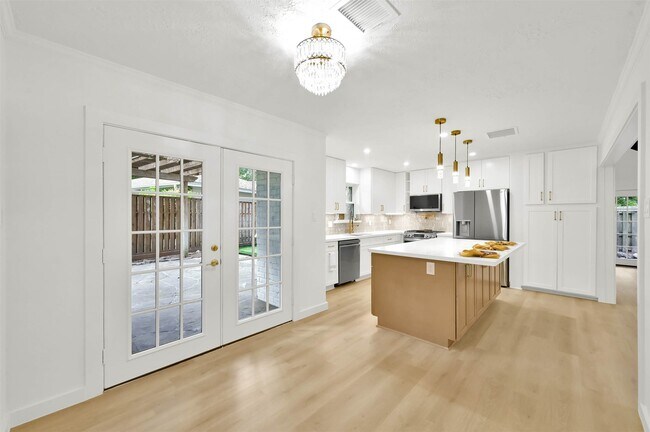 Building Photo - 11612 Timberwild St