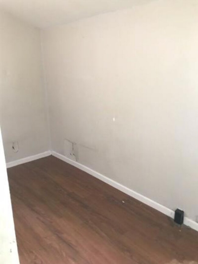 Primary Photo - 106 Grape St
