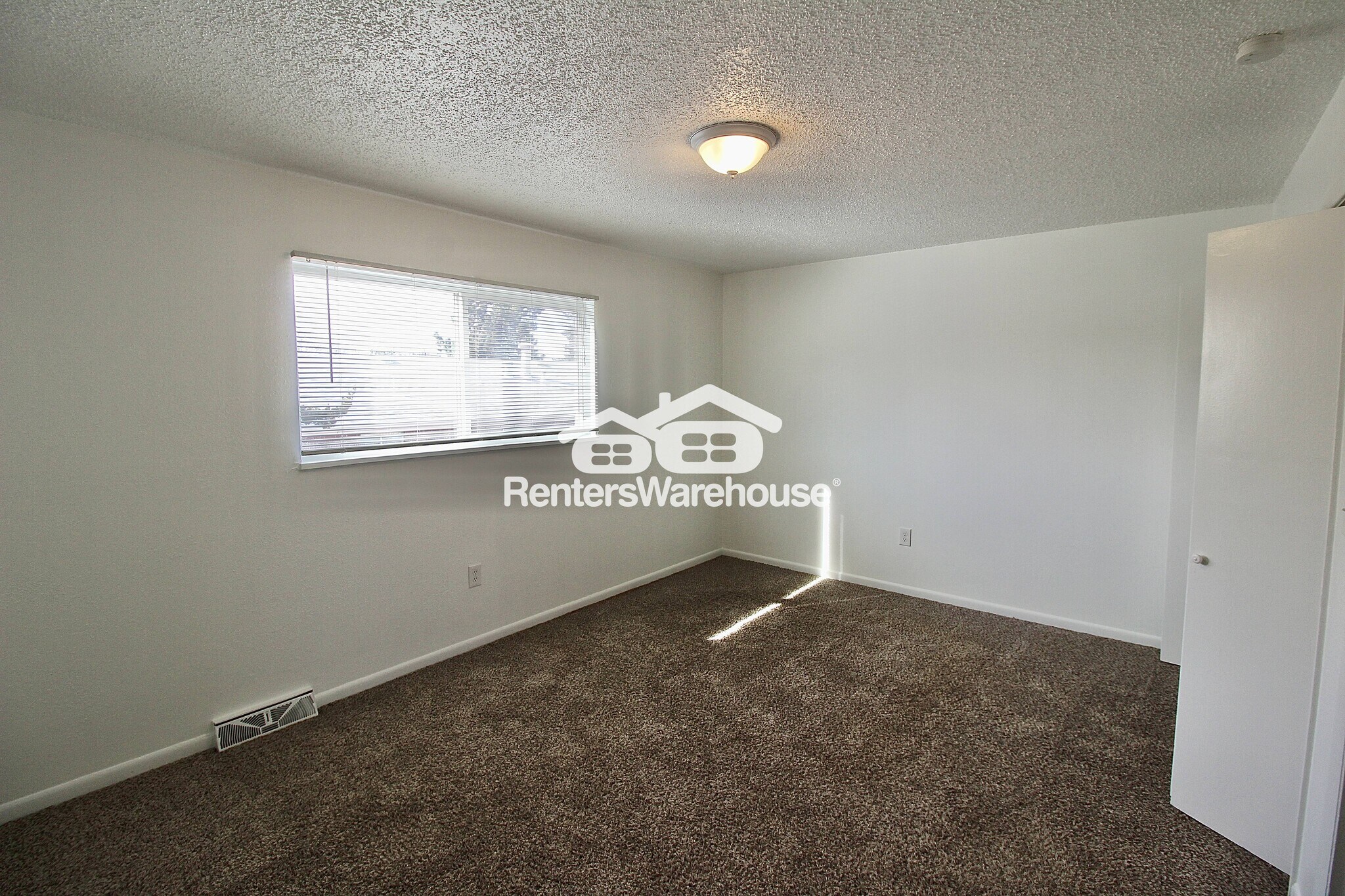 Building Photo - 85 S 18th Ave
