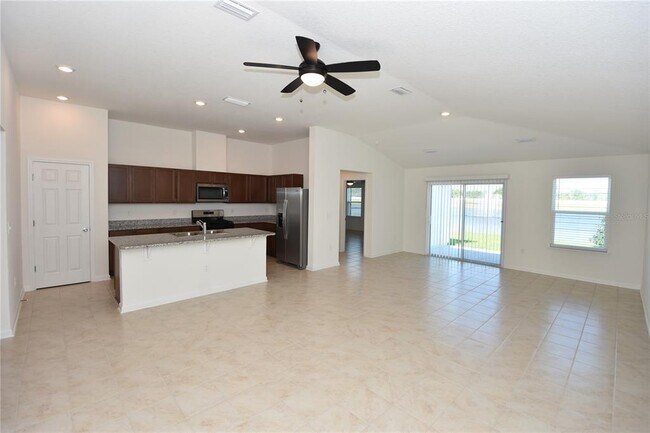 Building Photo - 24 Windsor Ter