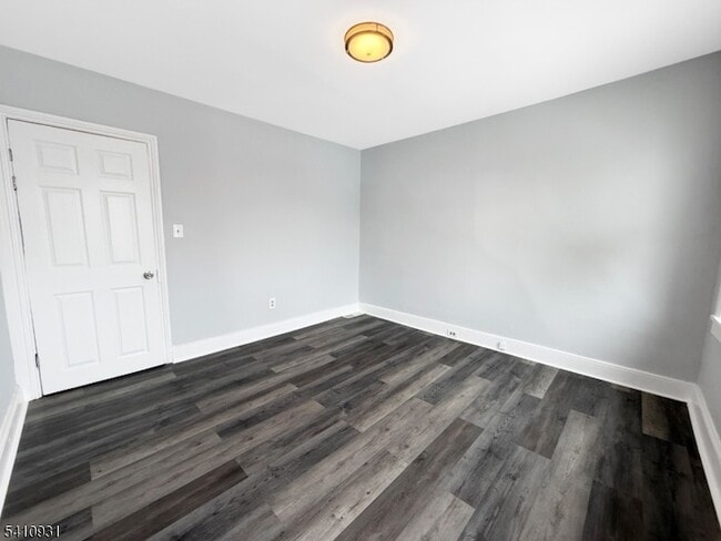 Building Photo - 65 Davis St