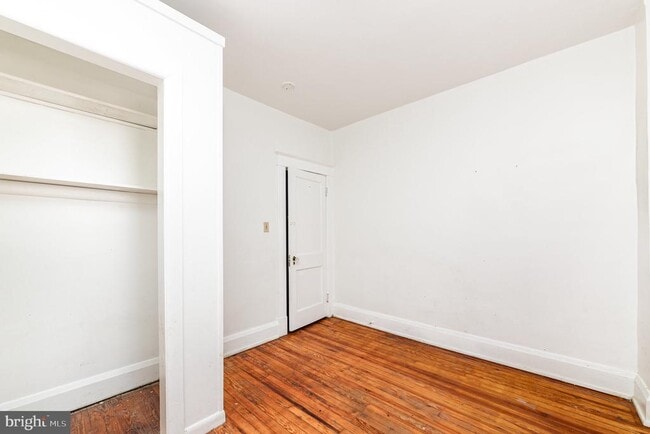 Building Photo - 4205 Nicholas Ave