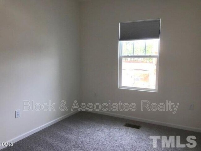 Building Photo - 6039 Beale Loop