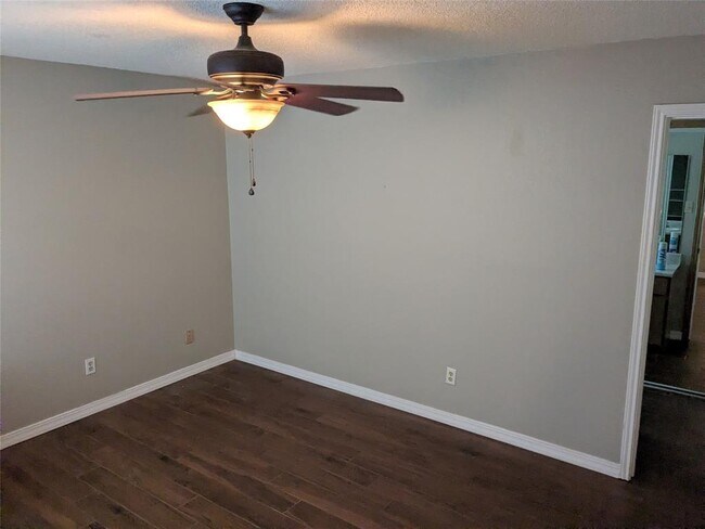 Building Photo - 2502 Charla Cir