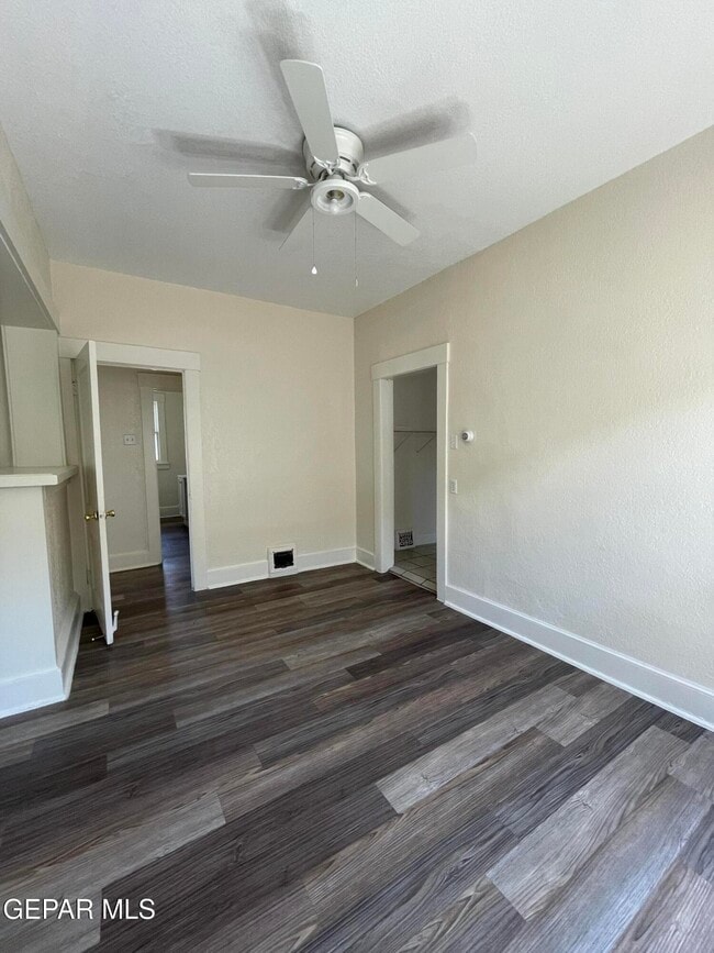 Building Photo - 1518 Lawton Dr