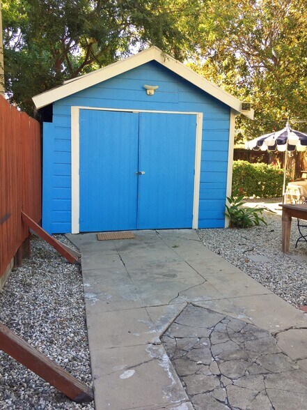 Outdoor Shed - 849 N West Knoll Dr