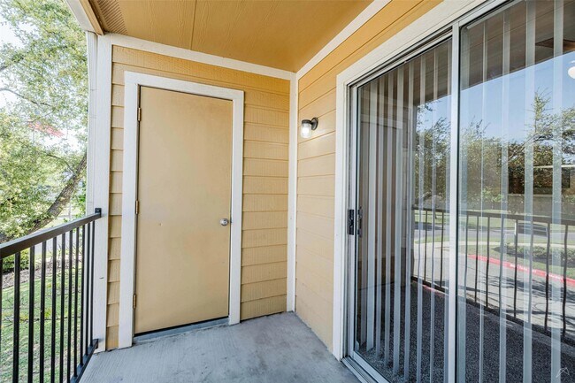 Building Photo - 2323 Wells Branch Pkwy