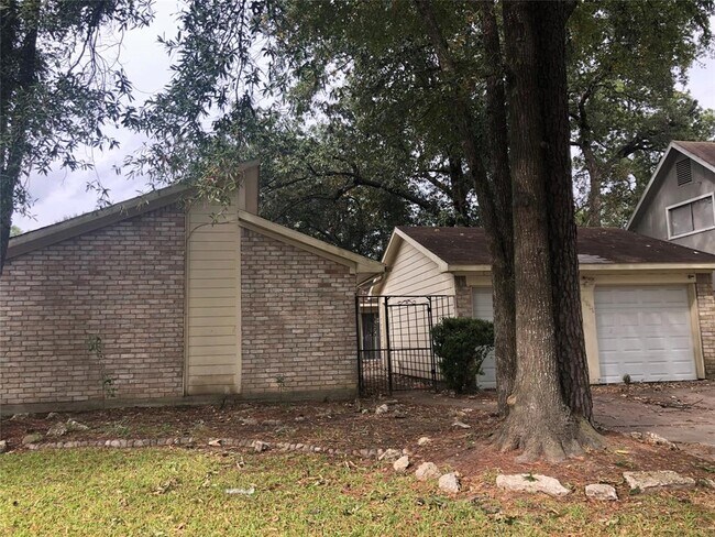 Building Photo - 4911 Algernon Dr