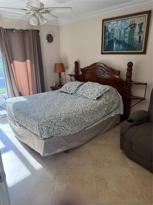 Building Photo - 1401 SW 135th Terrace