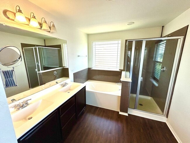 Building Photo - **APPLICATION RECEIVED** Stunning 3BD/2.5BA Two-Story Home with Office & Loft Near Brooks City Base!