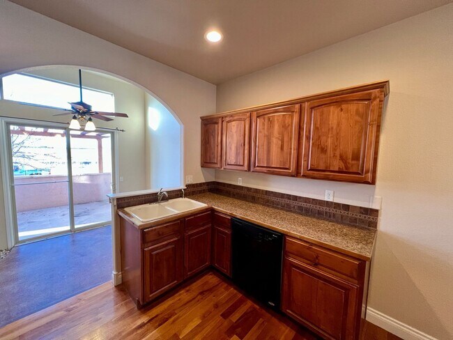 Building Photo - 5807 Zinfandel St