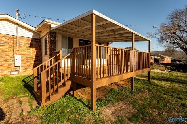 Building Photo - 2215 Fairfax St NE