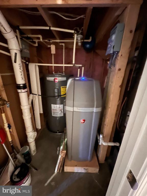 Building Photo - 1143 Mare St