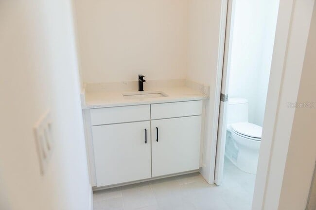 Building Photo - 3826 Pompano Dr SE