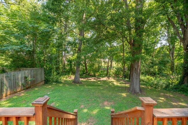 Building Photo - (Coming Soon) Renovated Home just minutes from Uptown!