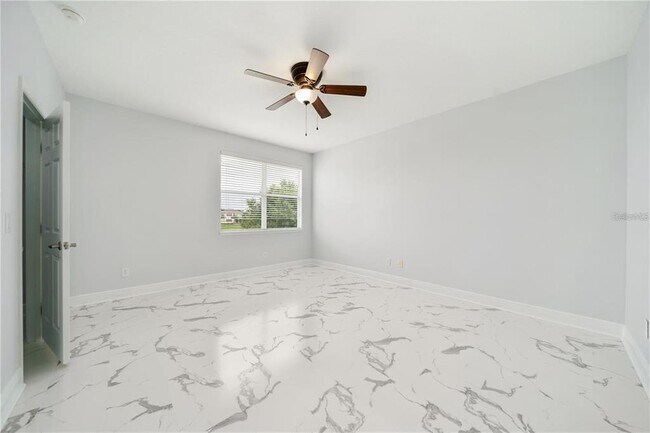 Building Photo - 2333 Pinehurst Ct