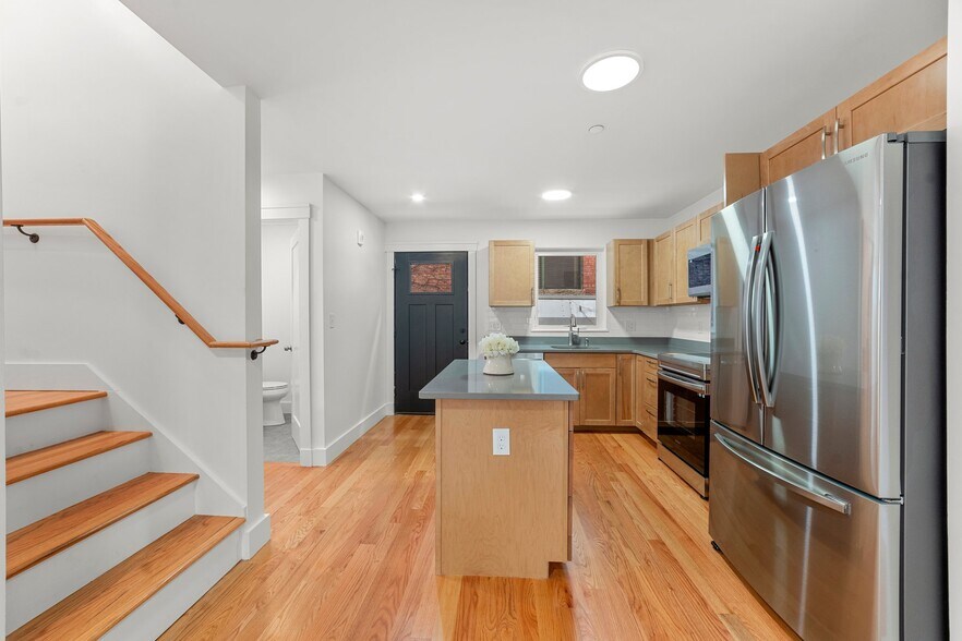 Building Photo - 140 Prospect St