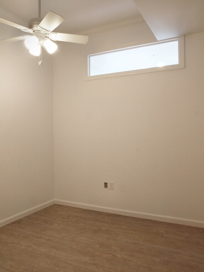 Building Photo - 352 Atwood St