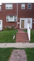 Building Photo - 985 Regina Dr