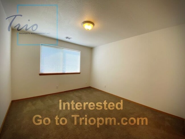 Building Photo - 4740 Spring Meadow Ave