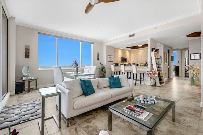 Building Photo - Stunning High-Rise Condo with Gulf Views –...