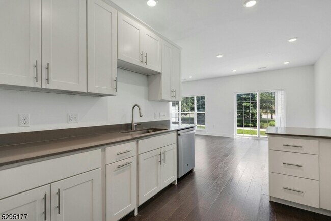 Building Photo - 19 Veterans Wy