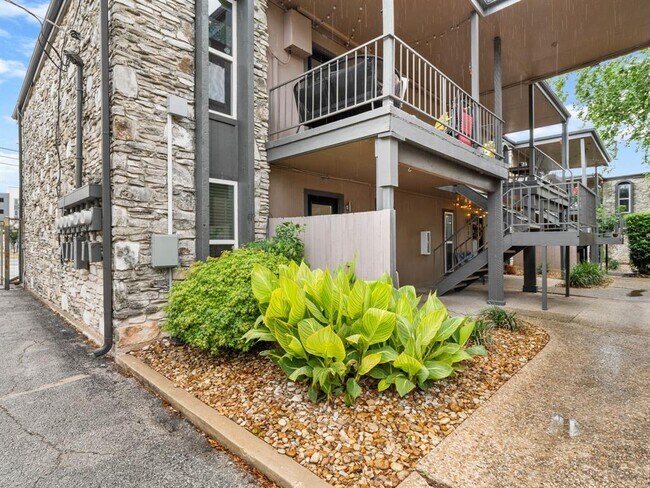 Building Photo - 5820 Berkman Dr