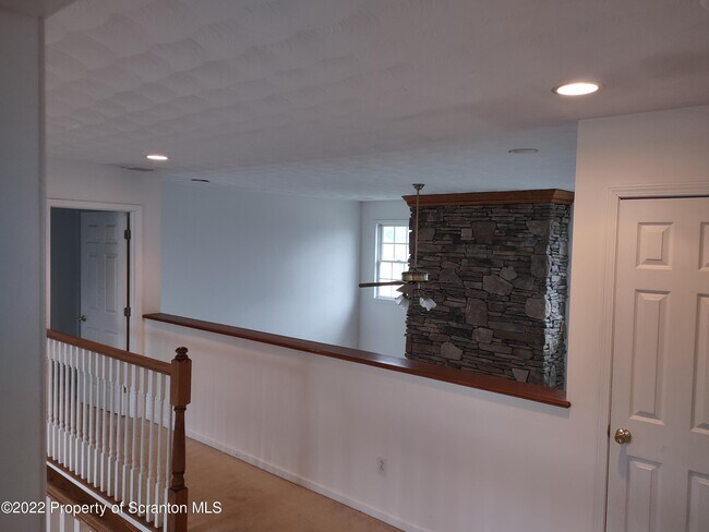 Building Photo - 1014 Fairfield Cir