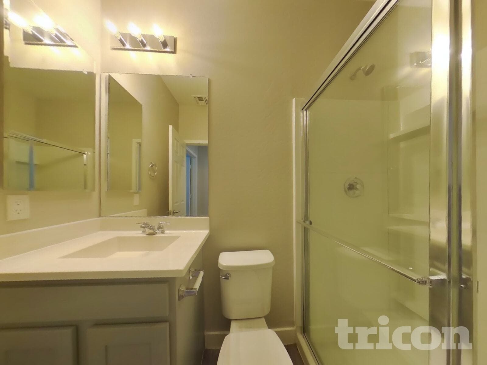 Building Photo - 2630 E Danbury Rd