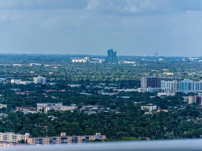 Building Photo - 4010 S Ocean Dr