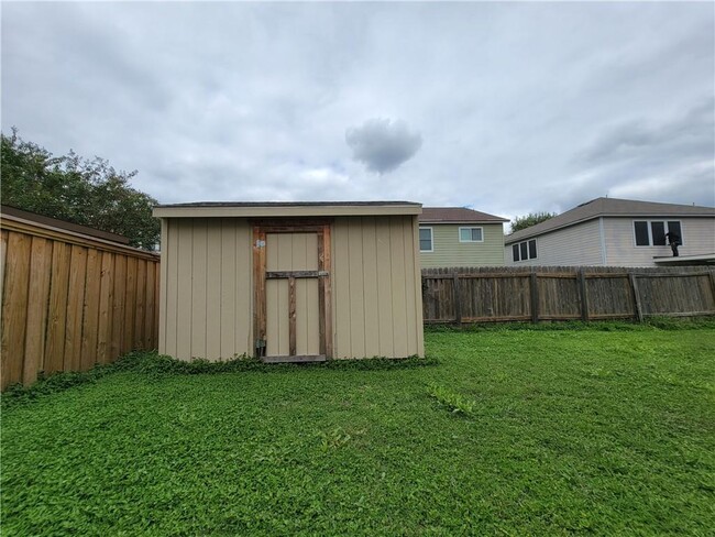 Building Photo - 1061 Canterbury Trail
