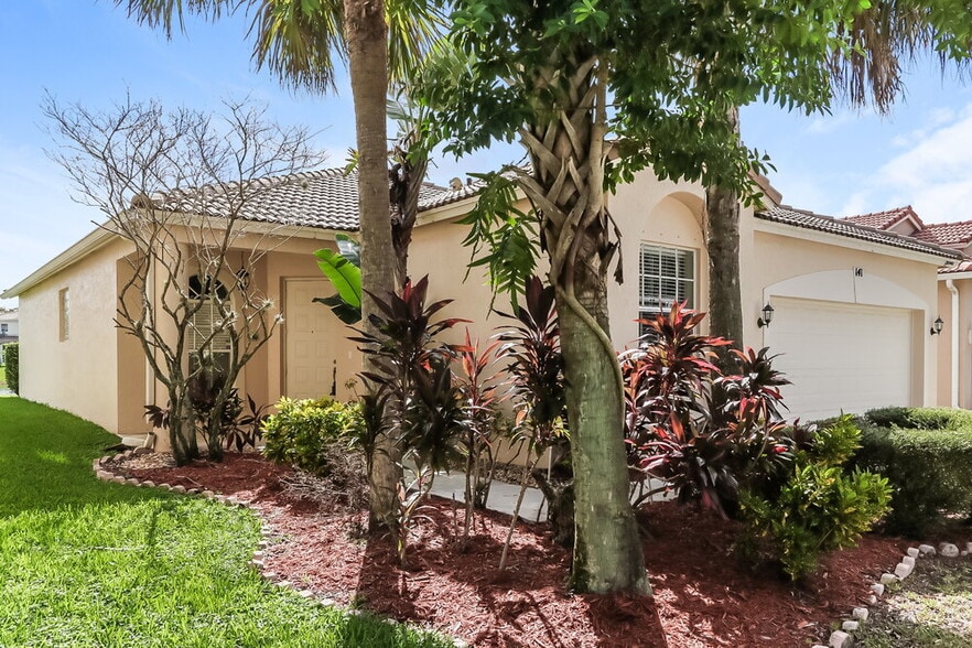 Building Photo - 141 Seminole Lakes Dr