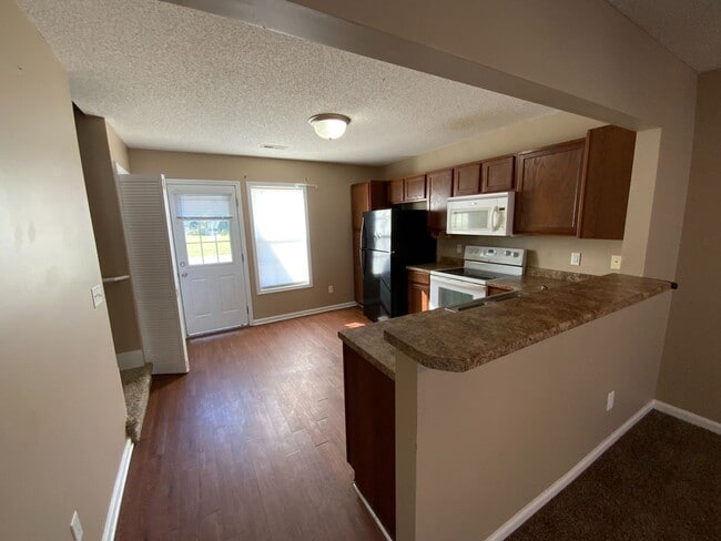 Building Photo - 2 BR 2.5 BA Townhouse Cornerstone Village