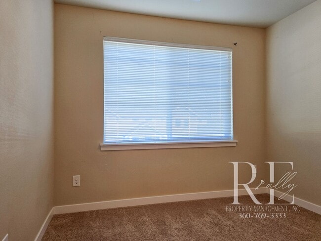 Building Photo - Effortless Elegance in Caldart Heights, Po...