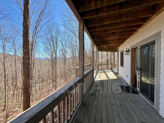 Building Photo - 212 Appleton Dr