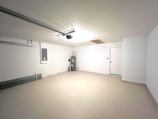 Building Photo - 7 Zither Ct