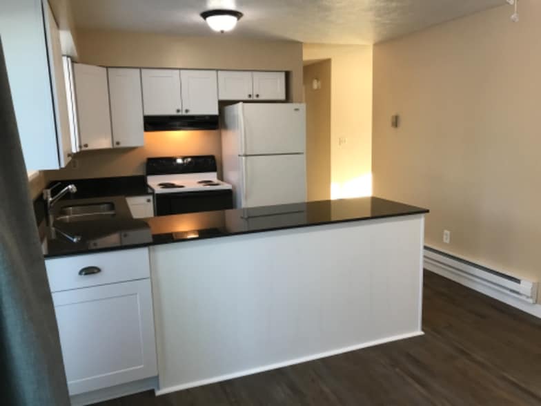 Building Photo - 3852 Hawthorne Rd