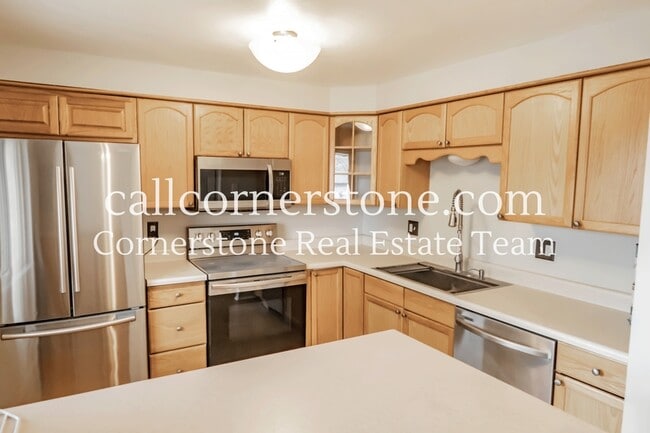 Building Photo - 3614 Regis St