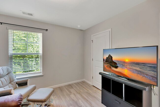 Building Photo - Large open floor plan in Spring Grove Plan...