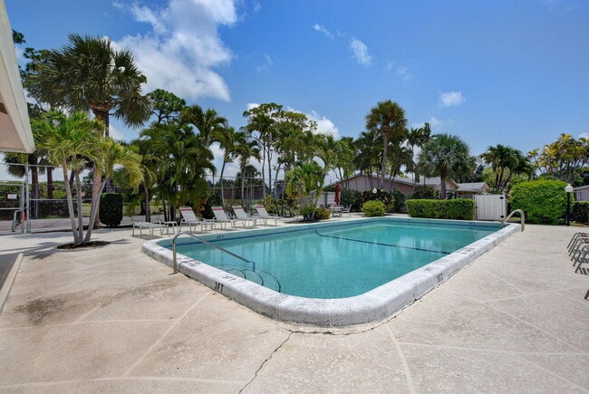 Building Photo - 2305 Lowson Blvd