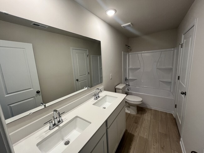 Building Photo - 1747 Mallard Dr