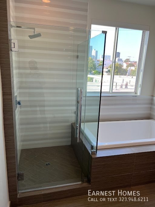 Building Photo - 1715 Armacost Ave