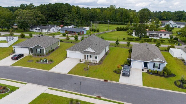 Building Photo - 208 Jeff Waters Cir