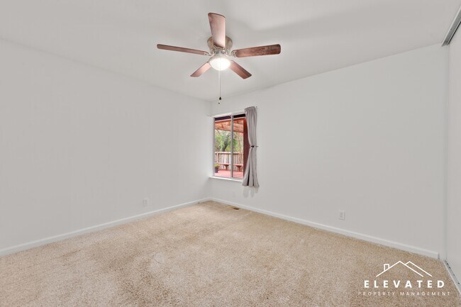 Building Photo - 2529 Buss Dr