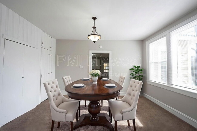 Building Photo - 411 S East St