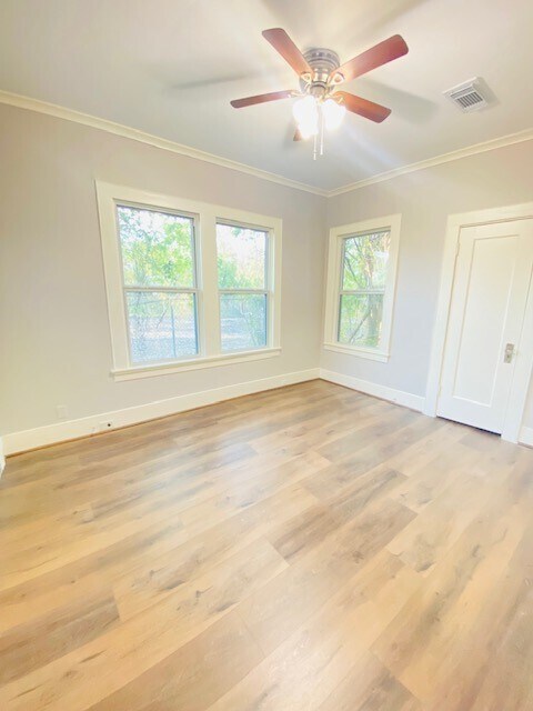 Building Photo - 4625 Bell St