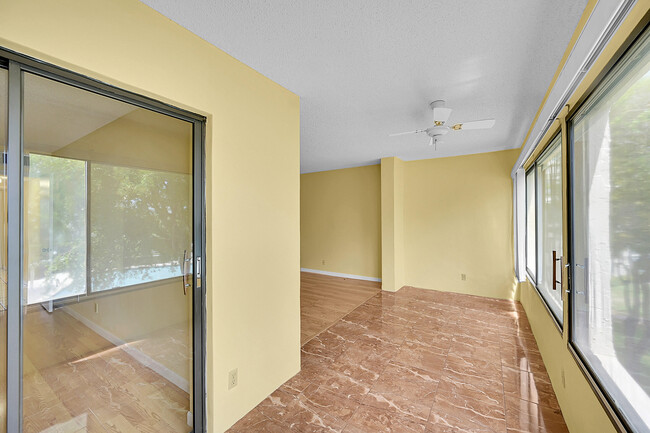 Building Photo - 3154 Via Poinciana